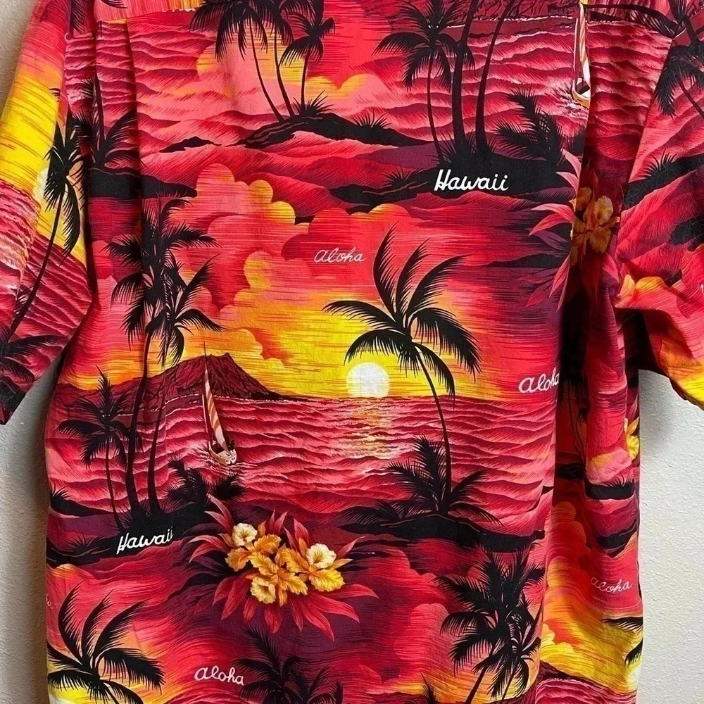 VINTAGE Hawaiian Button Up Shirt. Made in Hawaii.‎ 
Size: XL - Picture 4 of 9